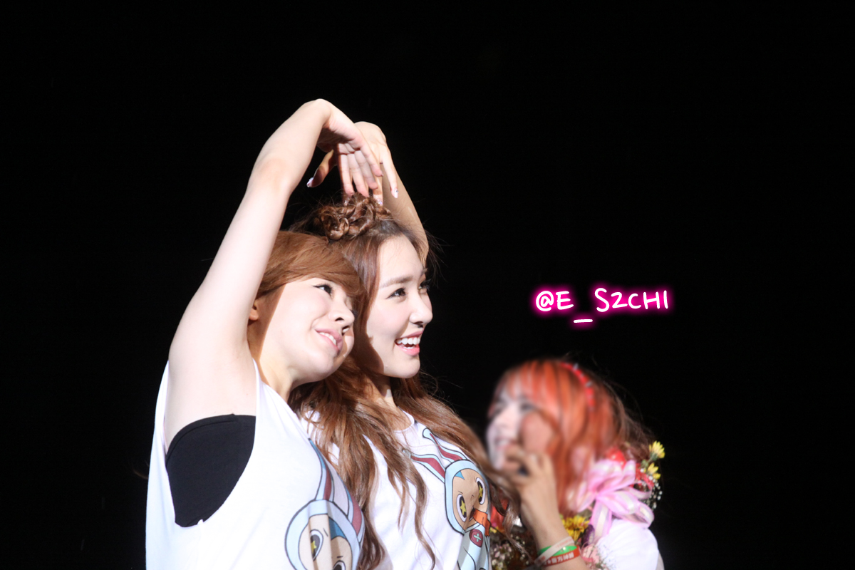 [PIC][18-08-2012]Hình ảnh mới nhất từ "SMTOWN in Seoul" của SNSD  - Page 10 140FD1355030696041A3E6