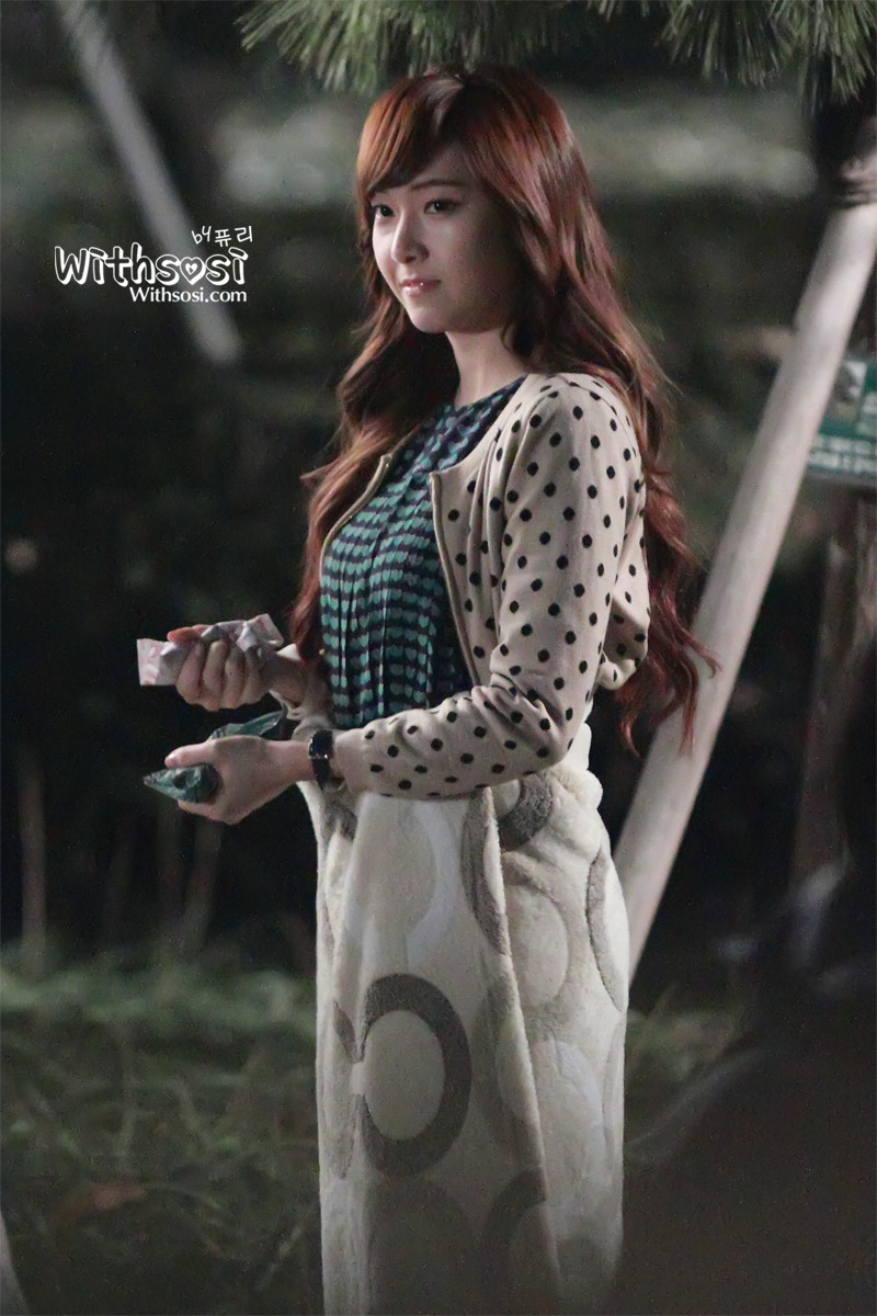 [OTHER][20-01-2012]Jessica tại trường quay của bộ phim "Wild Romance" - Page 18 15725F374F3CC2D12B77CA