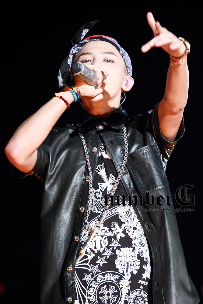 [PhoHD] ALIVE Tour 2012 ở Hồng Kông (8-9-10/12/2012) - Page 2 1735023D50CDF0C1207B5F