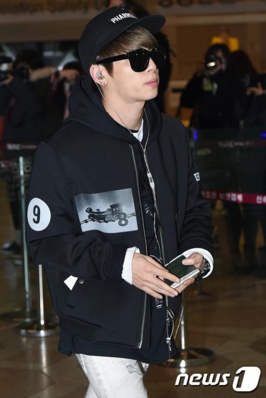 160110 Jonghyun @ Aeropuertos de Gimpo y Haneda {Rumbo a Japón} 227BC8385691E833033D59