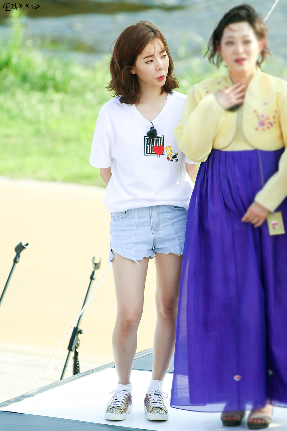 [PIC][16-05-2016]Sunny ghi hình cho chương trình "재래시장 살리자" của kênh JTBC tại Busan vào hôm nay - Page 12 2333FE415950EECC054D3E