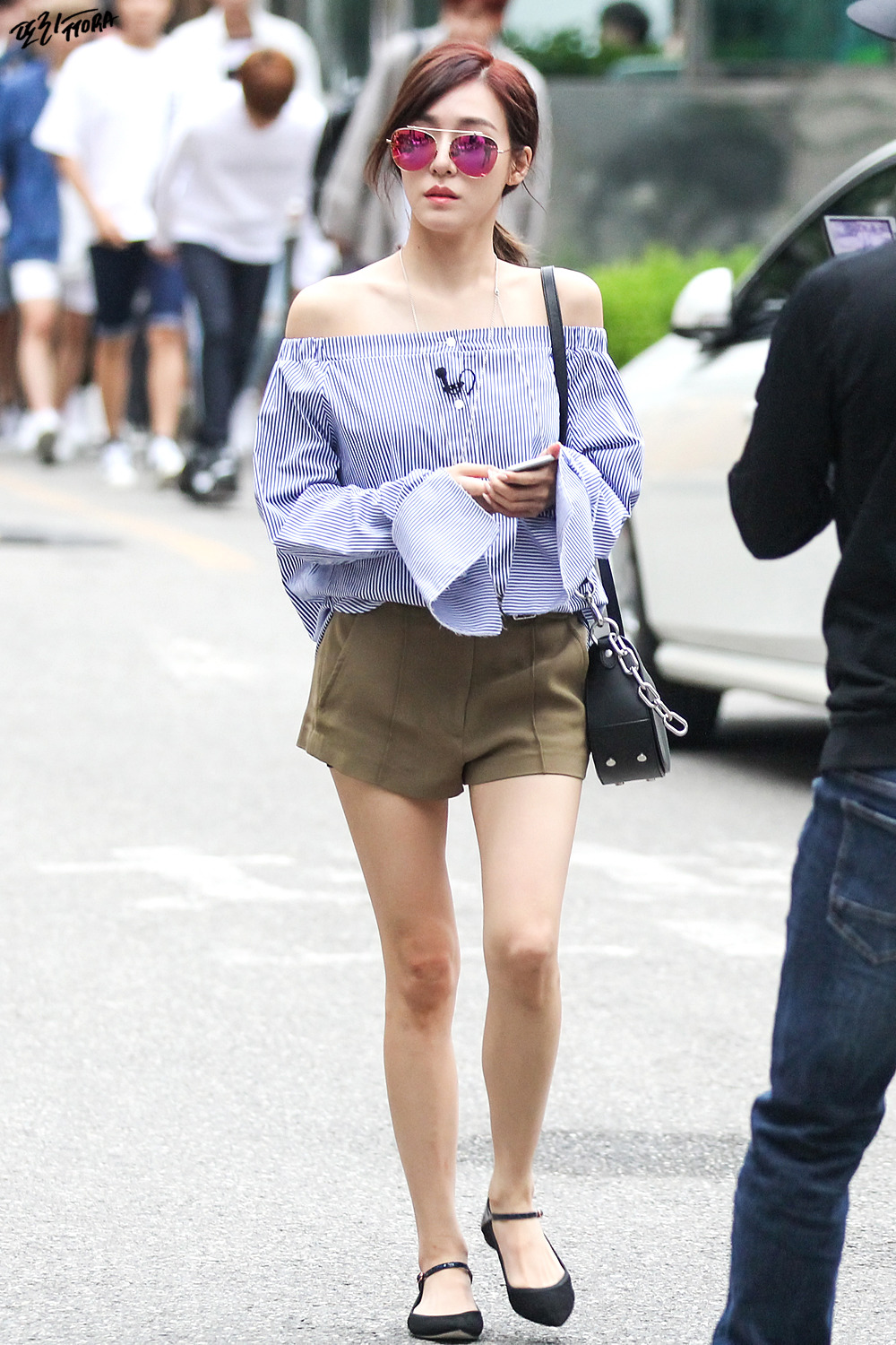 [PIC][01-07-2016]Tiffany xuất hiện tại tòa nhà KBS để quảng bá cho "SHUT UP" - Page 2 243CC64A58F6035205A8DF