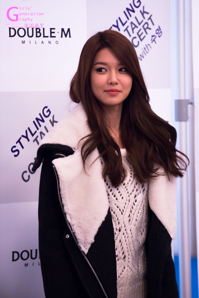  [PIC][27-10-2013]SooYoung xuất hiện tại "DOUBLE M TALK EVEN" lần 2 vào trưa nay 250CF04B5295FDE10CCF94