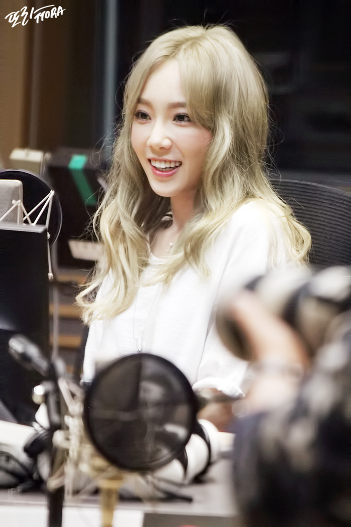 [OTHER][06-02-2015]Hình ảnh mới nhất từ DJ Sunny tại Radio MBC FM4U - "FM Date" - Page 31 2555324F5645C61B33E0B5