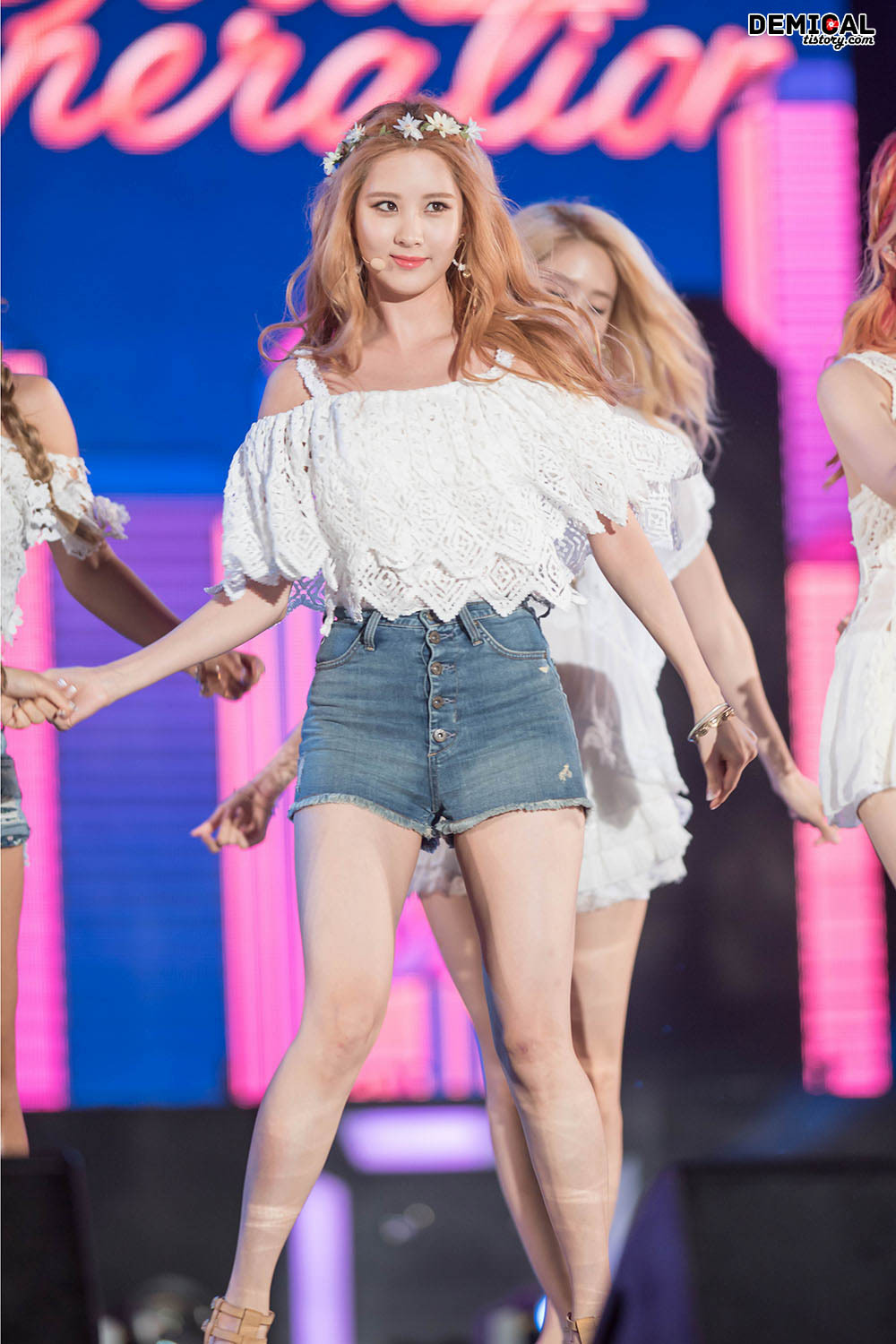 [PIC][27-07-2015]SNSD tham dự "MBC Music Core Summer Festival" tại Ulsan vào tối nay - Page 2 257A613955BD0A6B1619F4