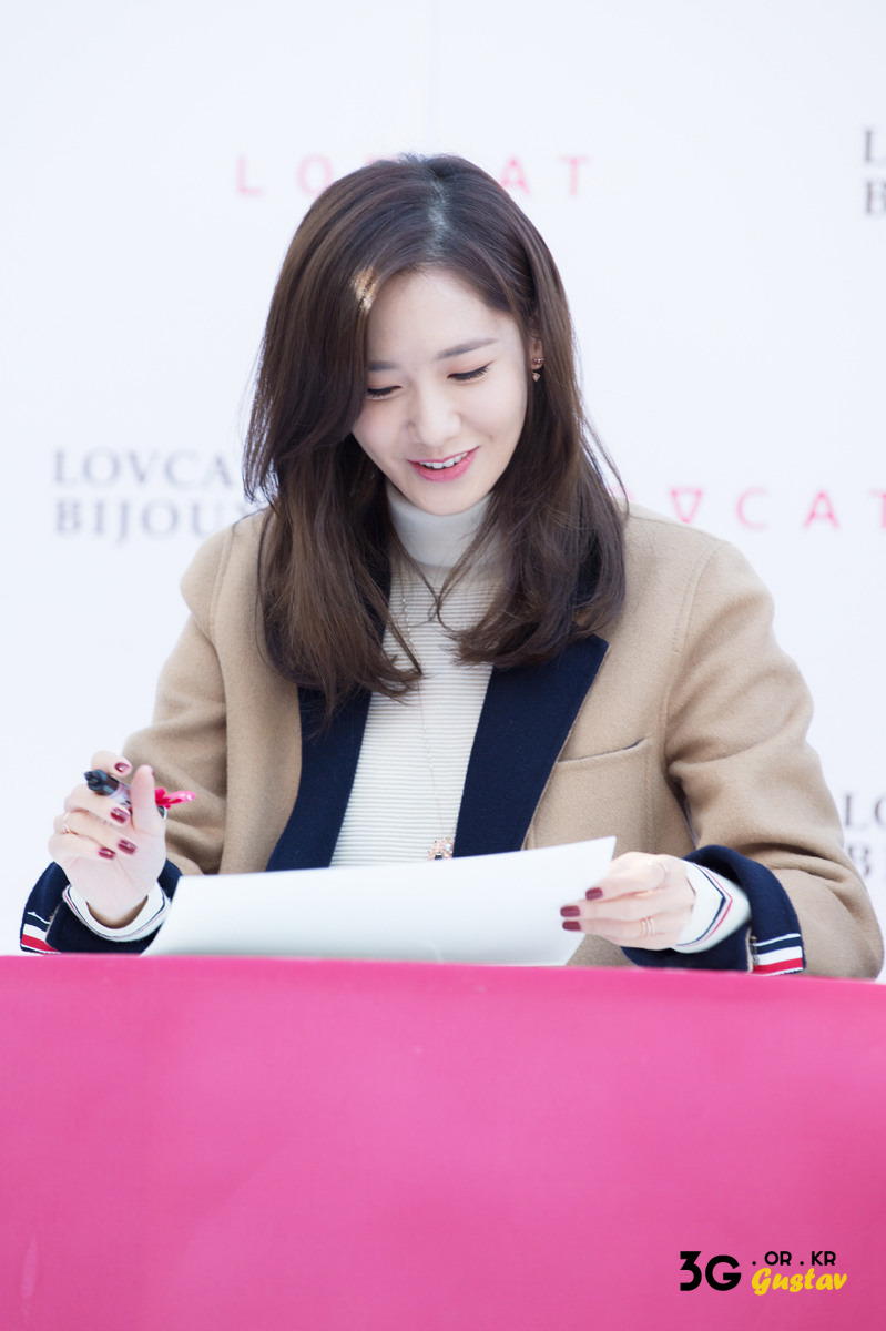 [PIC][24-10-2015]YoonA tham dự buổi fansign cho thương hiệu "LOVCAT" vào chiều nay - Page 3 261D8638562CDCE20EFF77