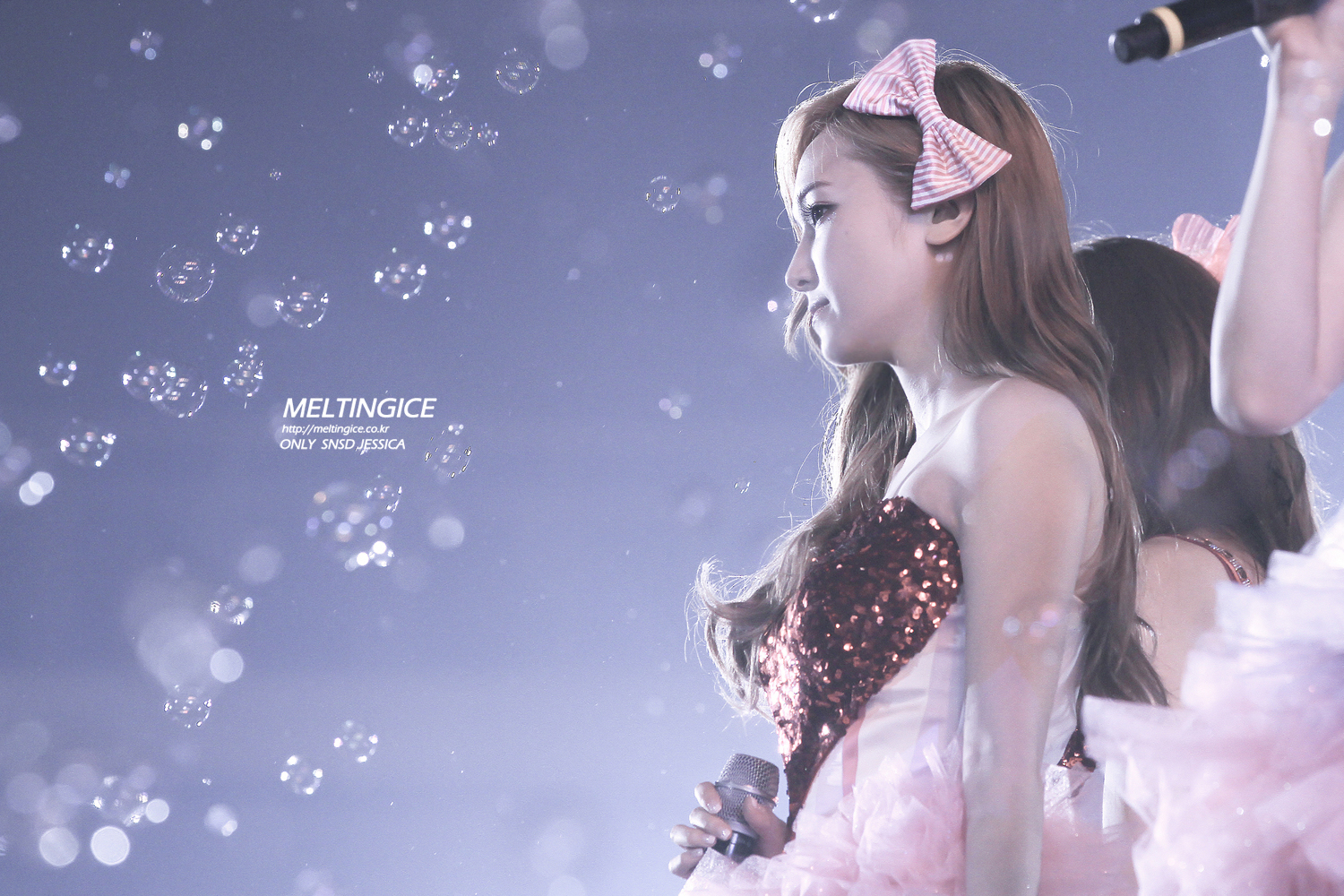 [PIC][08/09-06-2013]Hình ảnh mới nhất từ "2013 Girls' Generation's World Tour – Girls & Peace" tại Seoul, Hàn Quốc trong 2 ngày của SNSD + Selca từ hậu trường Concert của các thành viên và nhiều nghệ sĩ khác - Page 7 2705163C51B5F1751FC4C9