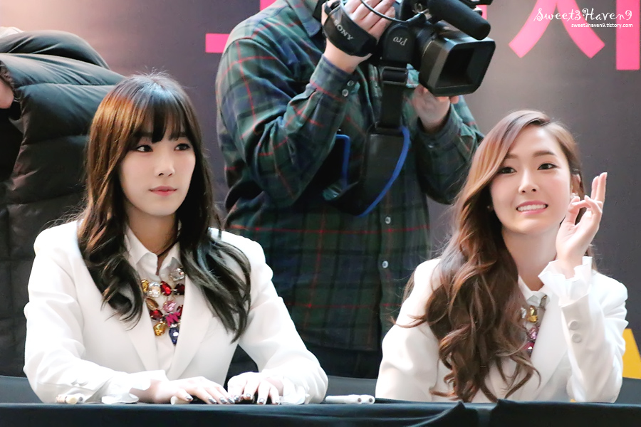 [PIC][14-03-2014]SNSD xuất hiện tại buổi fansign cho "Mr.Mr." vào tối nay  - Page 12 215904505332ECE13650C3