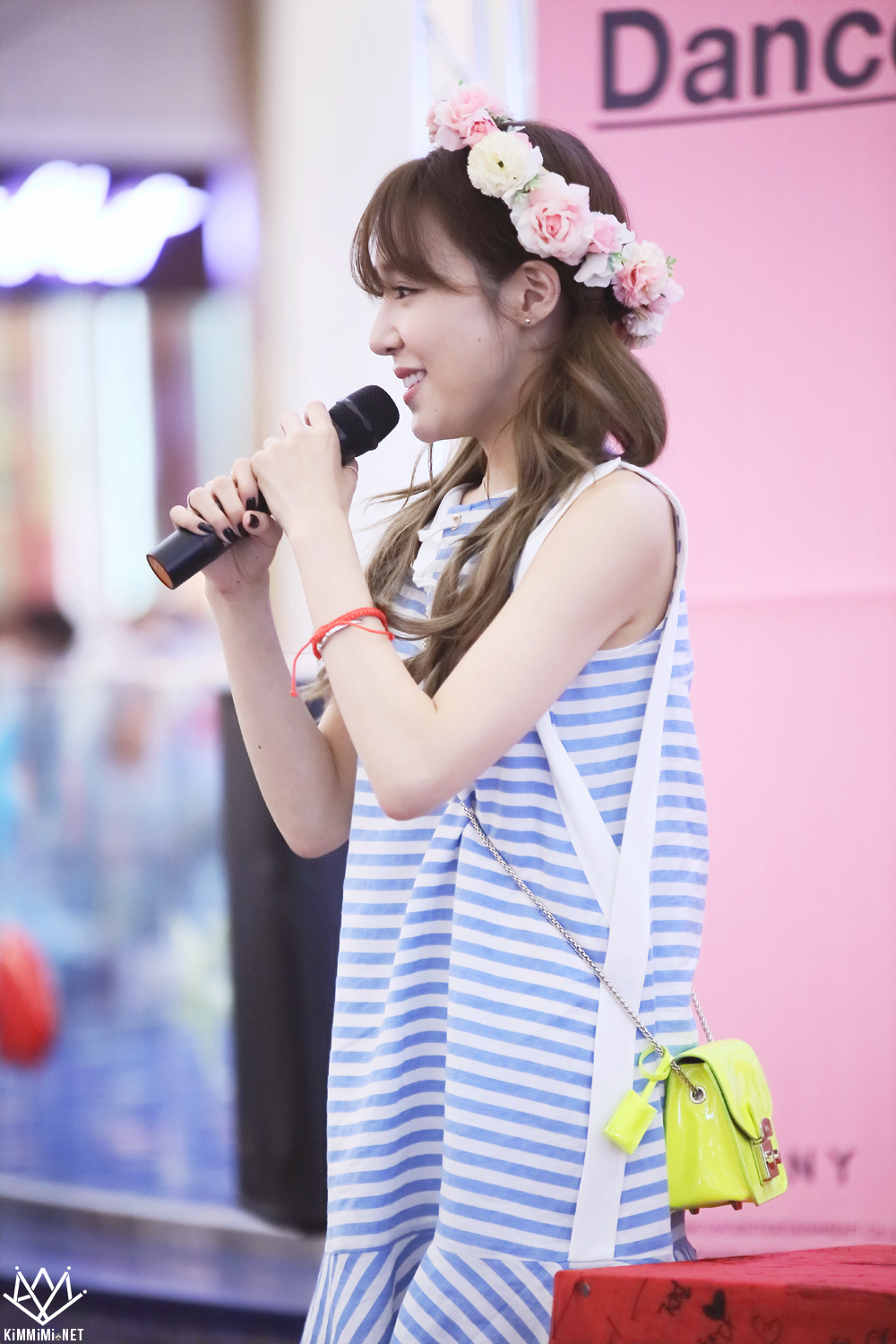 [PIC][06-06-2016]Tiffany tham dự buổi Fansign cho "I Just Wanna Dance" tại Busan vào chiều nay - Page 5 262ECF39575818CA2DC21F